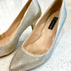 INC I.N.C. Ladies Gold studded Metallic sparkle pumps heels 8.5 W Wide 8 1/2